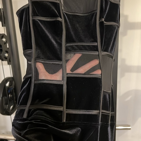 J. Kaur Collection by Barketti Black Velvet Dress with Sheer Details Size 6 - Picture 4 of 4